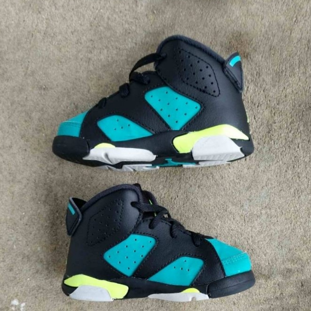 Retro Jordan 6's TD